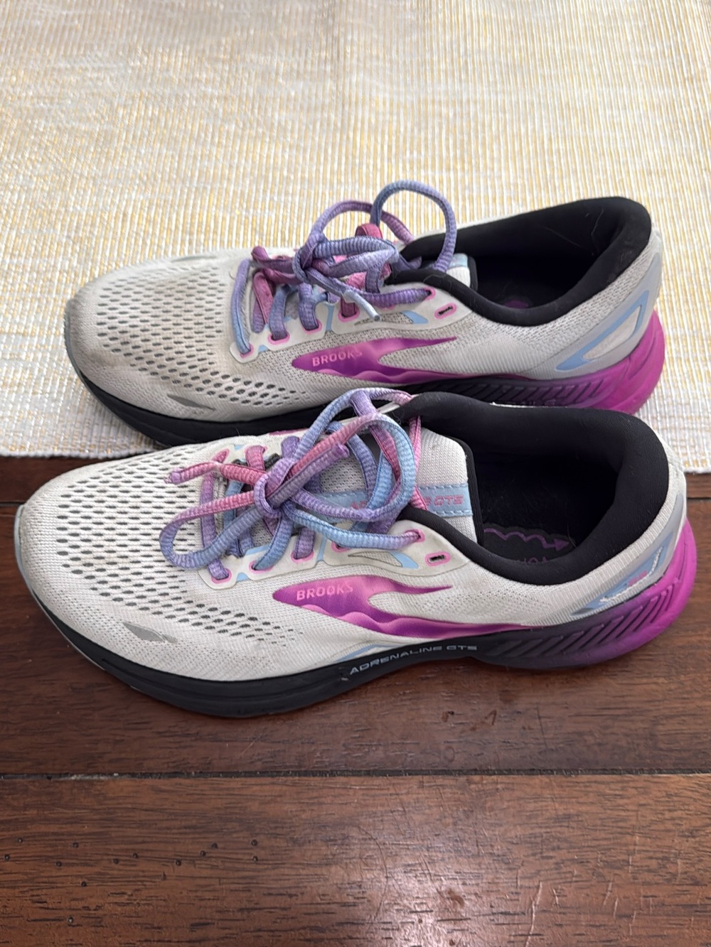 Brooks Women’s Adrenaline Gts 23 - Size 7.5